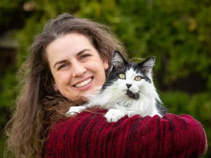 The Journey to Health Through Raw: Transitioning an Older Cat