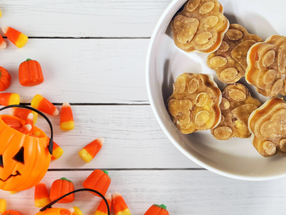 6 DIY Halloween Treats For Your Dog Or Cat